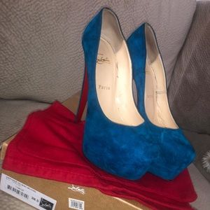 Christian louboutin Daffodil pump